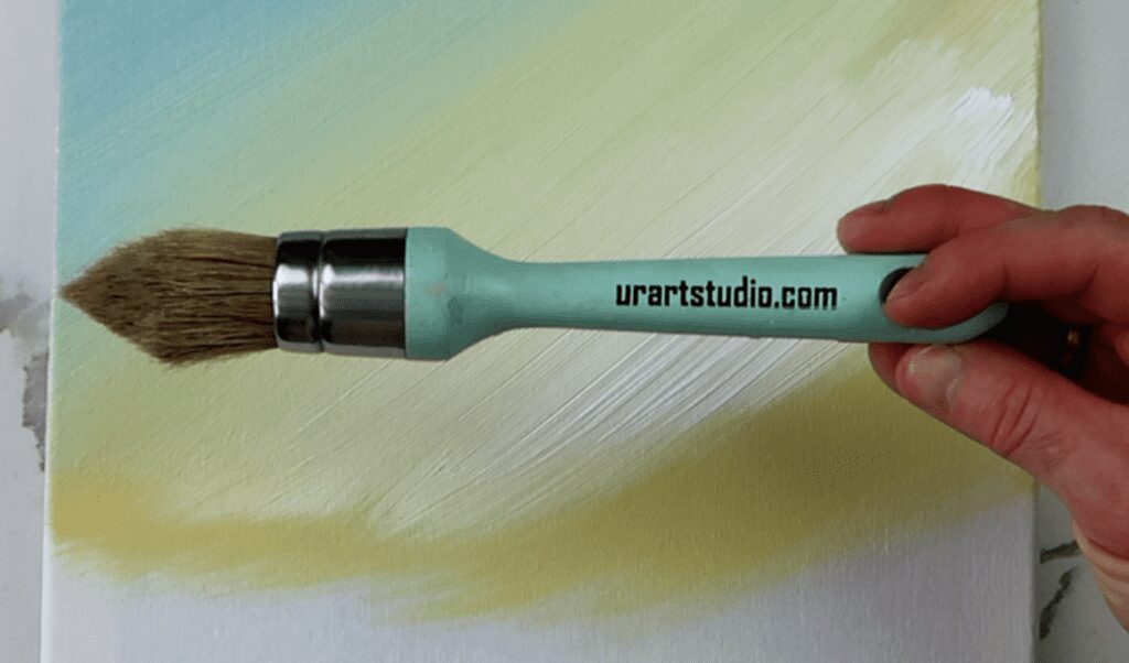 Choosing the Perfect Brush for Your Painting Style: A Guide by UrArtStudio