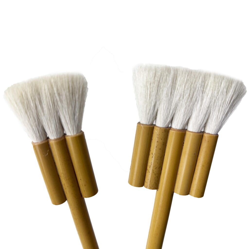 2 various size ultra soft blending brushes
