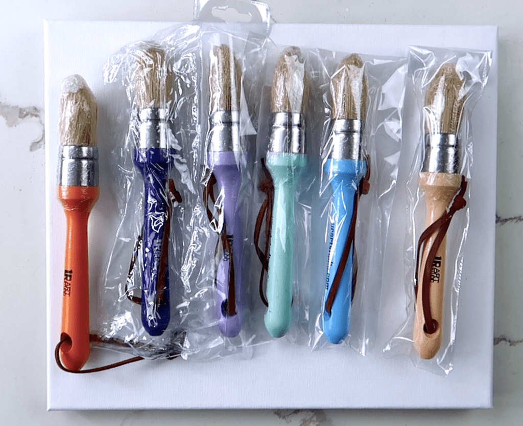 Elevate Your Artistry with the Big Oval Brush – Now Available in Stunning Colors!