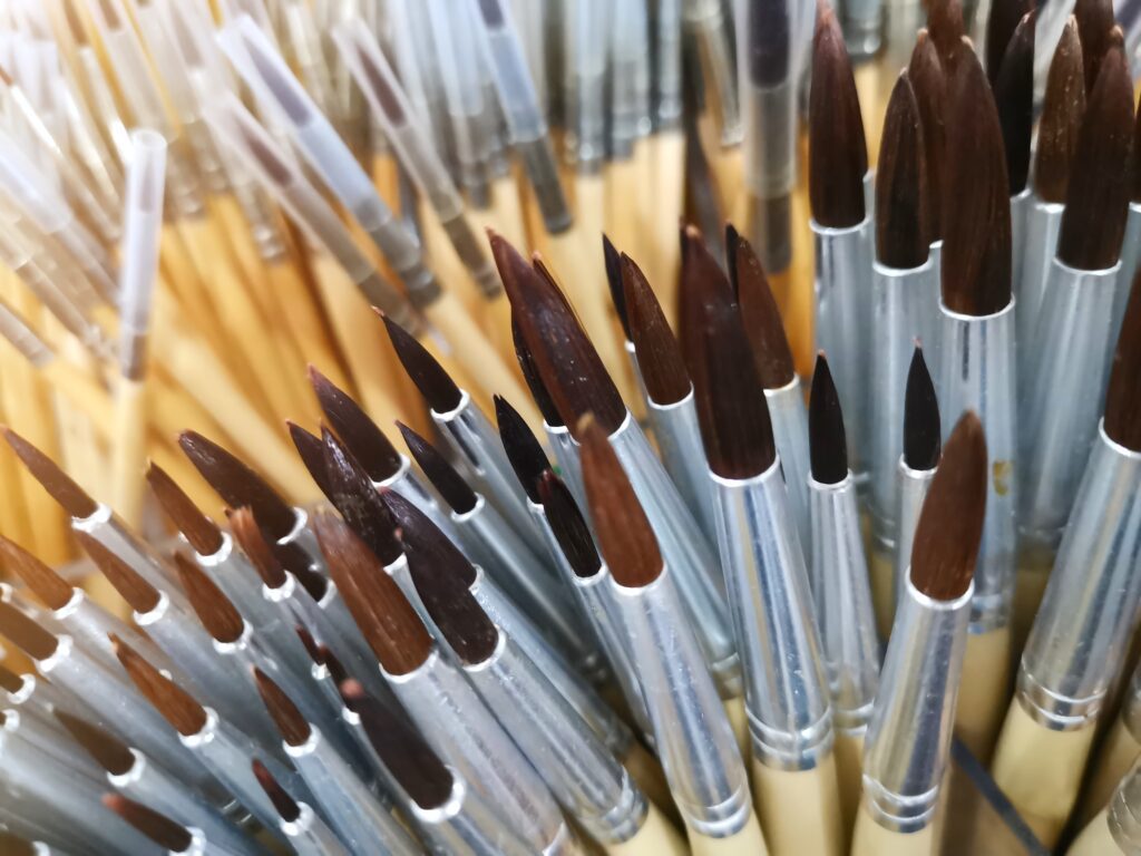 How to Use a Rigger Brush: Delicate Lines and Whiskers in Painting